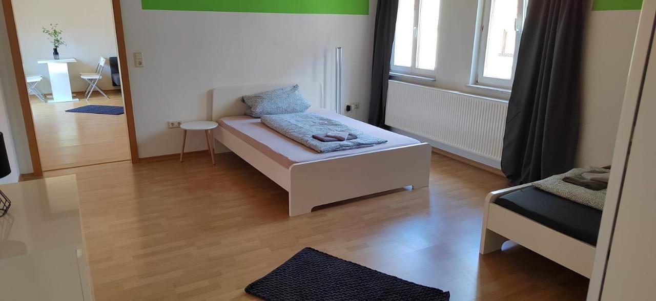 Privatzimmer Im Herzen Von Ипхофен Экстерьер фото